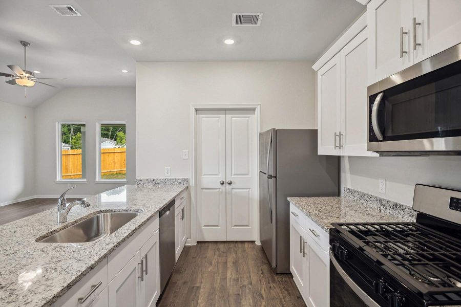 Furnished interior view inside a new home in Pinewood Trails, Cleveland (Image 8).