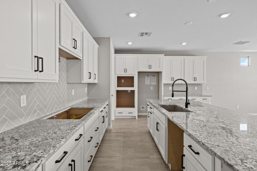 13)KITCHEN 13)KITCHEN