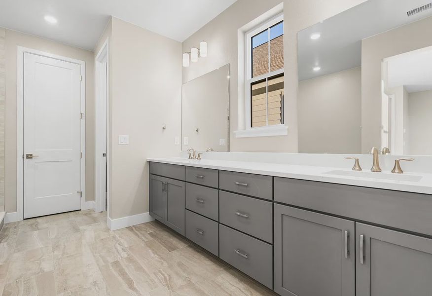 Homesite 263 Primary Bath - 11 of 15