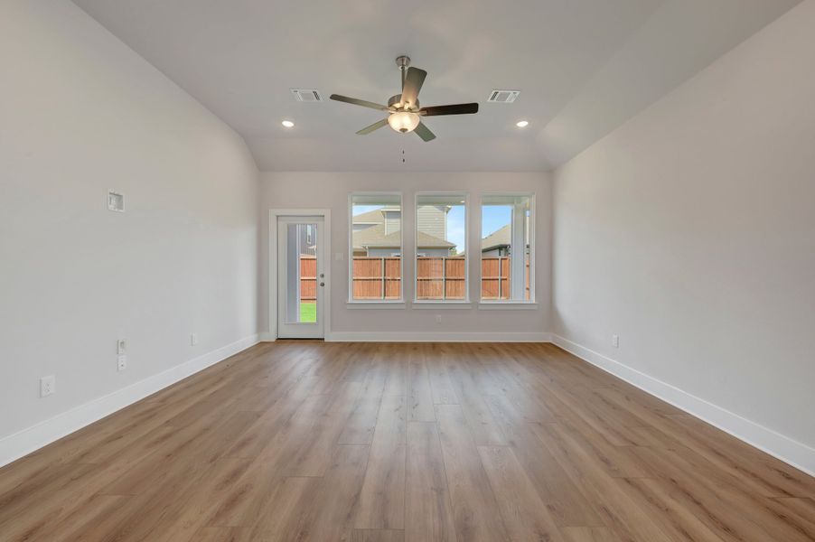 Spacious, unfurnished interior of a new home in The Meadows, Denton (Image 16).
