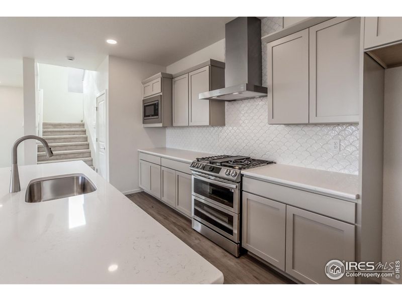 EXAMPLE PHOTOS: KITCHEN