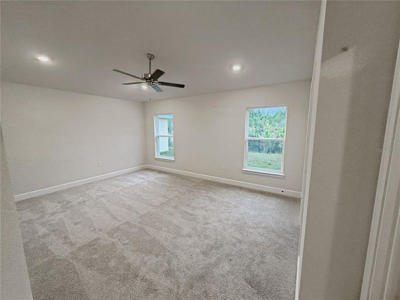 Spacious, unfurnished interior of a new home in , St. Cloud (Image 14).