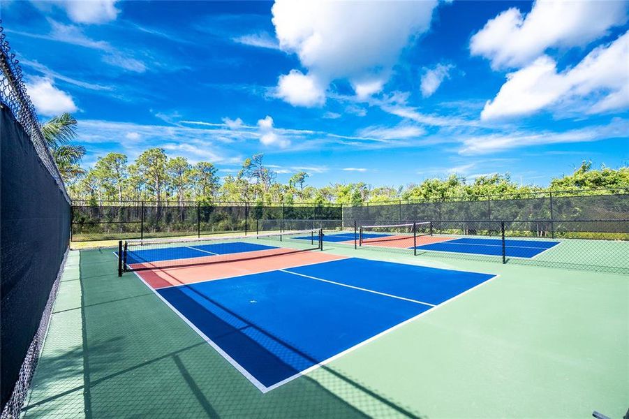 Community amenities in , Englewood (Image 45).