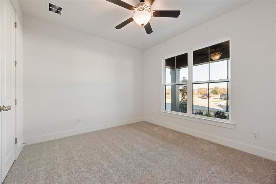 Spacious, unfurnished interior of a new home in Tavolo Park, Fort Worth (Image 31). Spacious, unfurnished interior of a new home in Tavolo Park, Fort Worth (Image 31).
