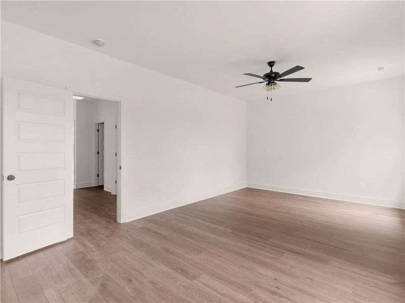 Spacious, unfurnished interior of a new home in , Mansfield (Image 25).