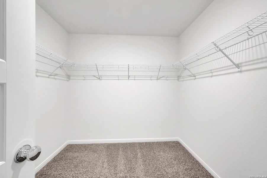 Spacious, unfurnished interior of a new home in Greenspoint Heights, Seguin (Image 40).