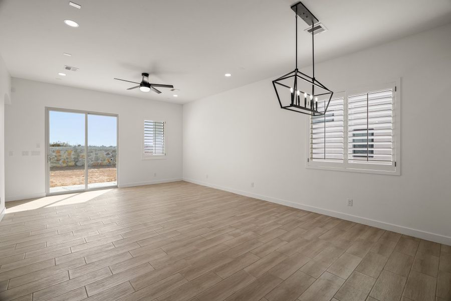 Spacious, unfurnished interior of a new home in Tierra Del Este 91, El Paso (Image 20).