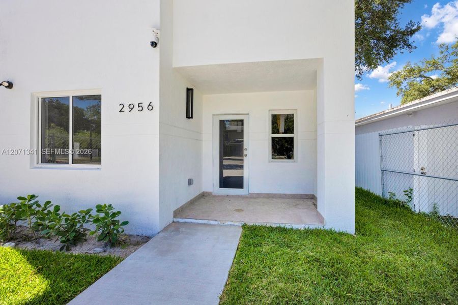 Exterior details and patio area of a home in , Miami (Image 17).