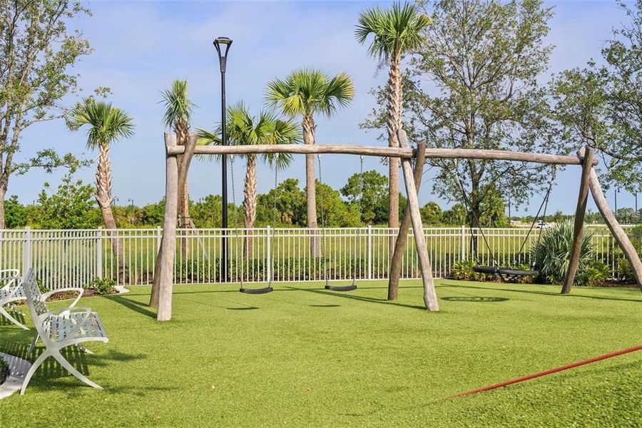 Community amenities in , Port Charlotte (Image 46).