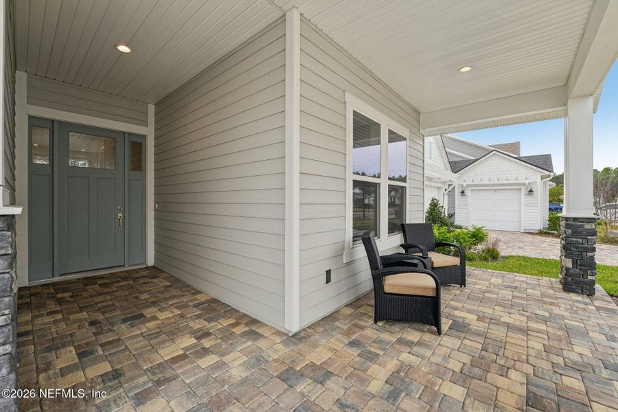 Exterior details and patio area of a home in Middlebourne, St. Johns (Image 33).