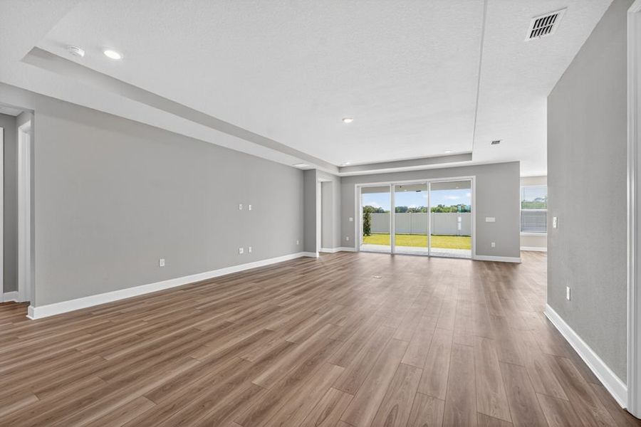 Spacious, unfurnished interior of a new home in Headwaters at Lofton Creek, Yulee (Image 15).