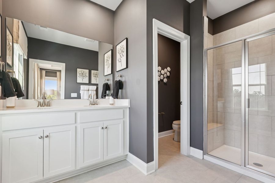 En-Suite Bath En-Suite Bath