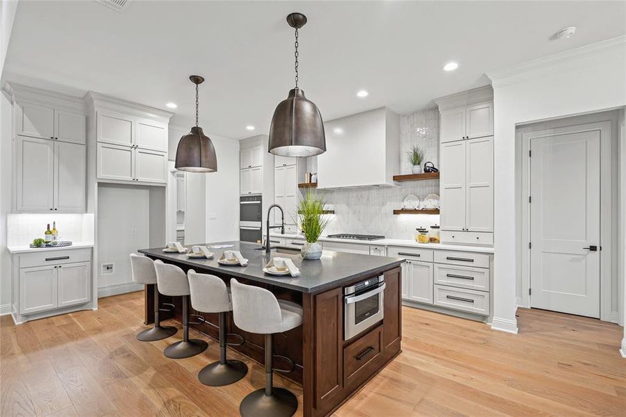 Furnished interior view inside a new home in SouthBend Estates, Granbury (Image 17).