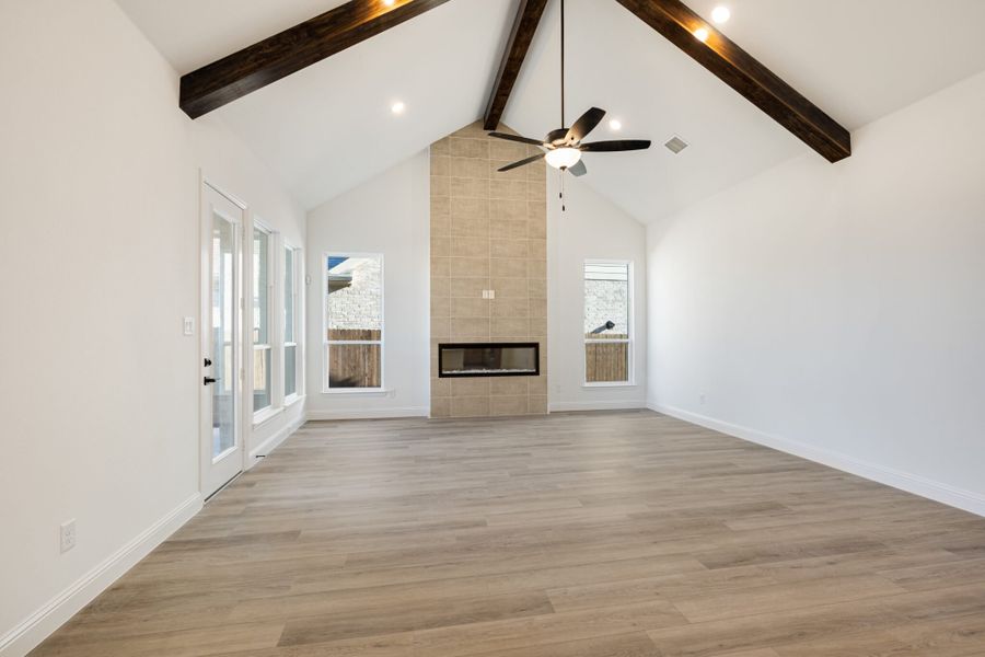 Spacious, unfurnished interior of a new home in Milrany Ranch, Melissa (Image 16).