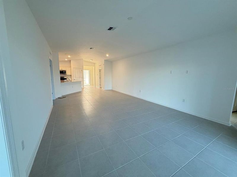 Spacious, unfurnished interior of a new home in , Kissimmee (Image 20).