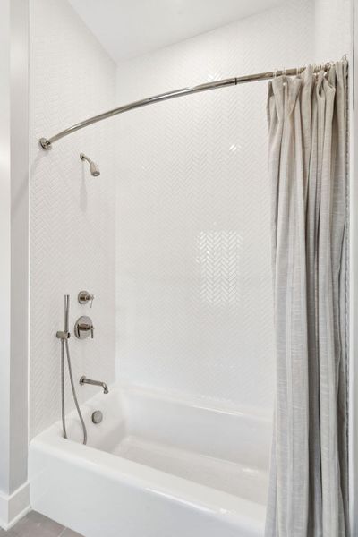 Close-up of interior finishes inside a home in , Charleston (Image 20).