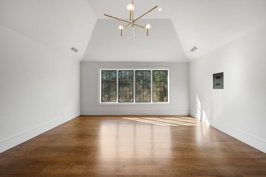 Spacious, unfurnished interior of a new home in Blue Heron Walk, Atlanta (Image 53).
