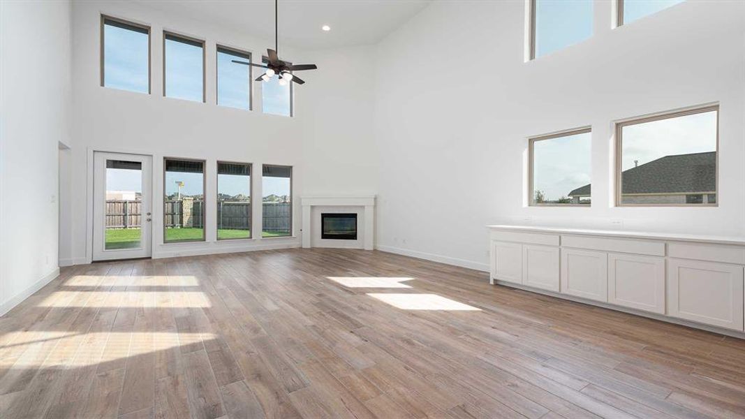Spacious, unfurnished interior of a new home in Devonshire - Reserve 50', Forney (Image 14). Spacious, unfurnished interior of a new home in Devonshire - Reserve 50', Forney (Image 14).
