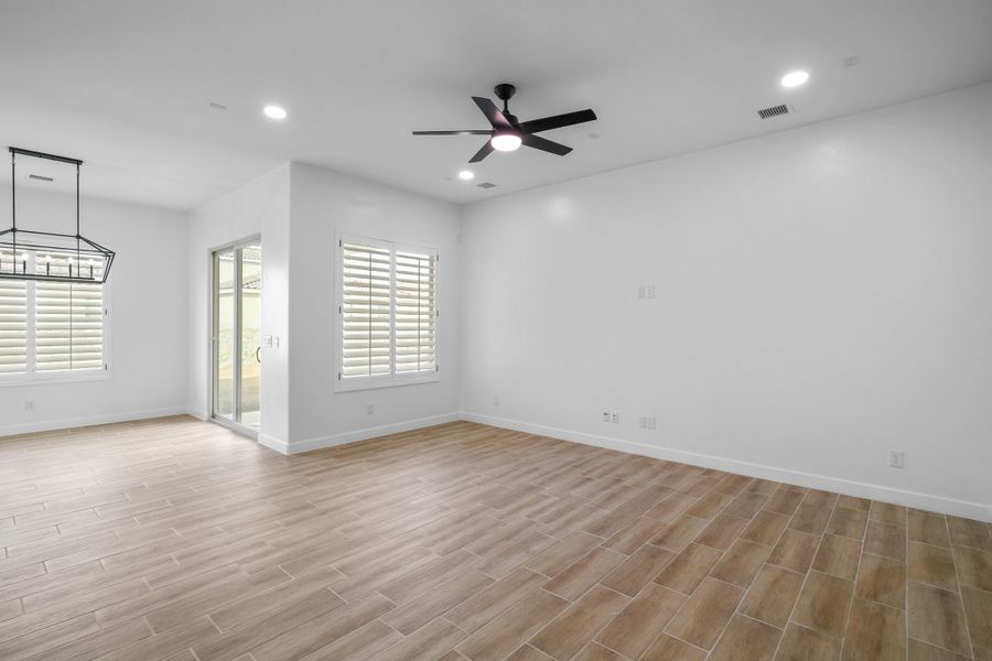 Spacious, unfurnished interior of a new home in Paseo Del Este Unit 9, El Paso (Image 21). Spacious, unfurnished interior of a new home in Paseo Del Este Unit 9, El Paso (Image 21).