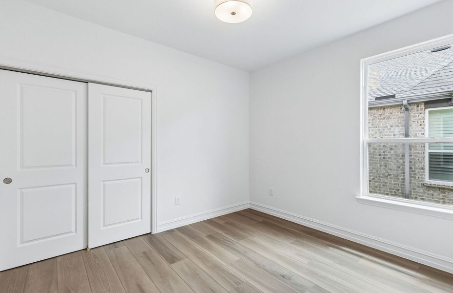 Spacious, unfurnished interior of a new home in Del Webb at Trinity Falls, McKinney (Image 16).
