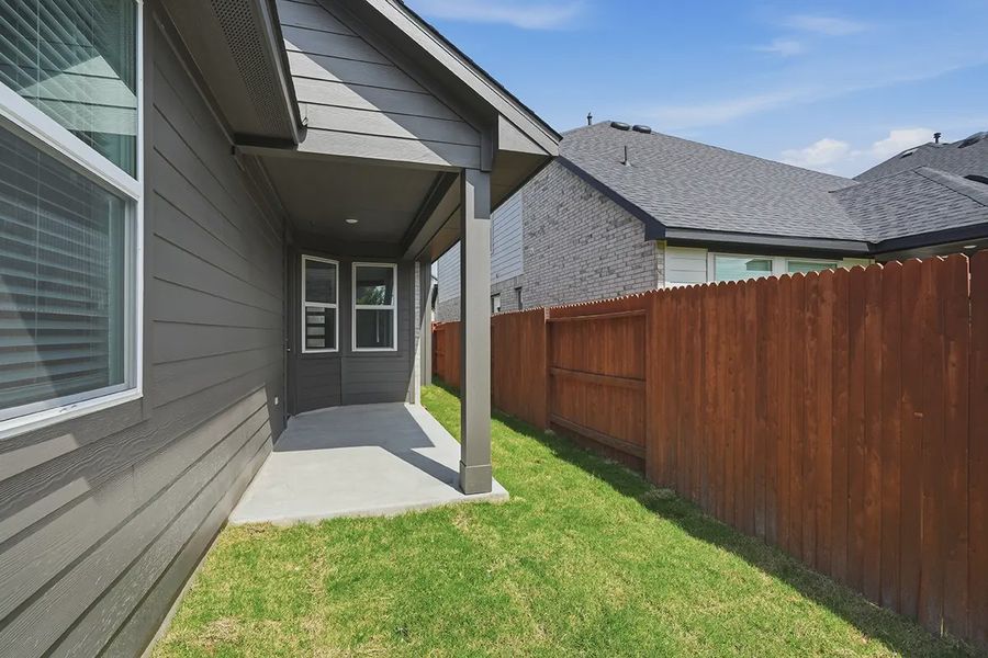 Exterior details and patio area of a home in Stillwater Ranch, San Antonio (Image 28).