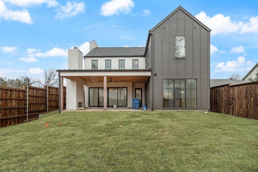 Exterior details and patio area of a home in , Dallas (Image 3).