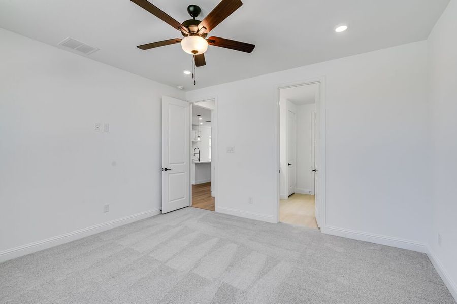 Representative unfurnished interior of a home built from the Tartini by Taylor Morrison in Cross Creek Meadows 40s, Celina (Image 16).