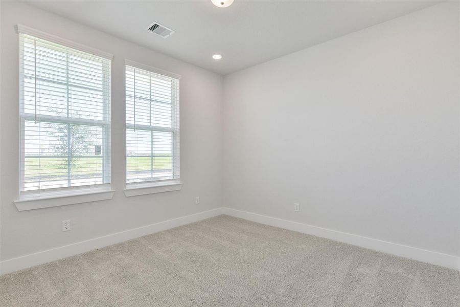 Spacious, unfurnished interior of a new home in , Texas City (Image 15).