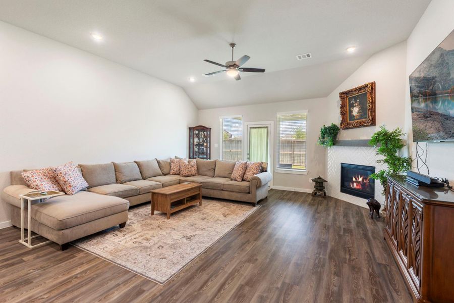 Furnished interior view inside a new home in Moran Ranch, Willis (Image 30). Furnished interior view inside a new home in Moran Ranch, Willis (Image 30).
