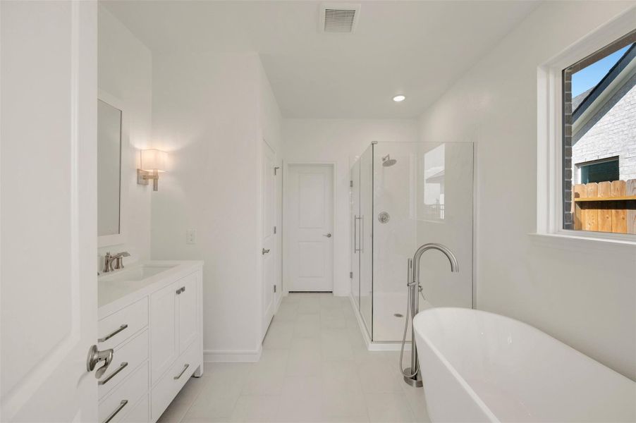 Furnished interior view inside a new home in Oakberry Trails, Waller (Image 17).