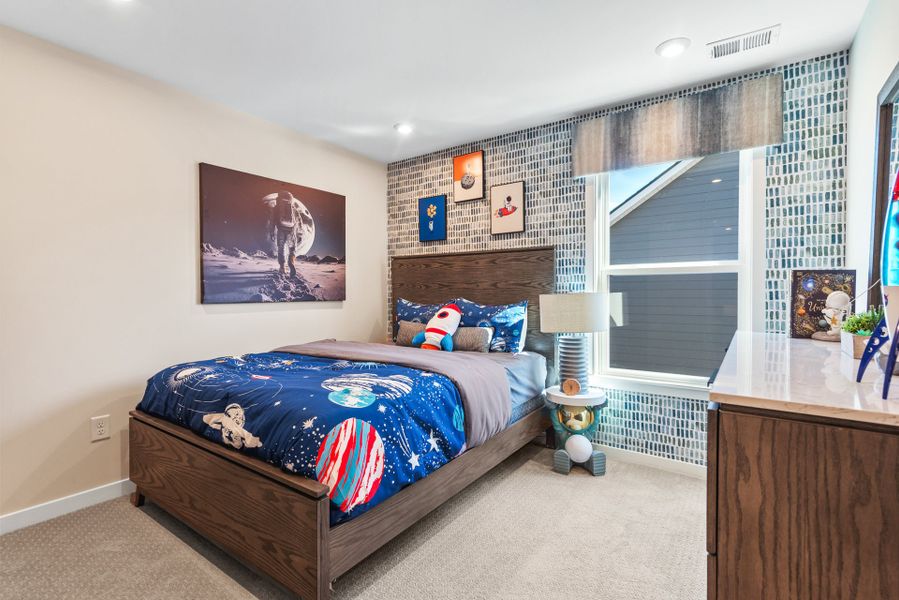 Representative furnished interior of a home built from the Greenbriar by Fischer Homes in Sage Woods, Dallas (Image 34).