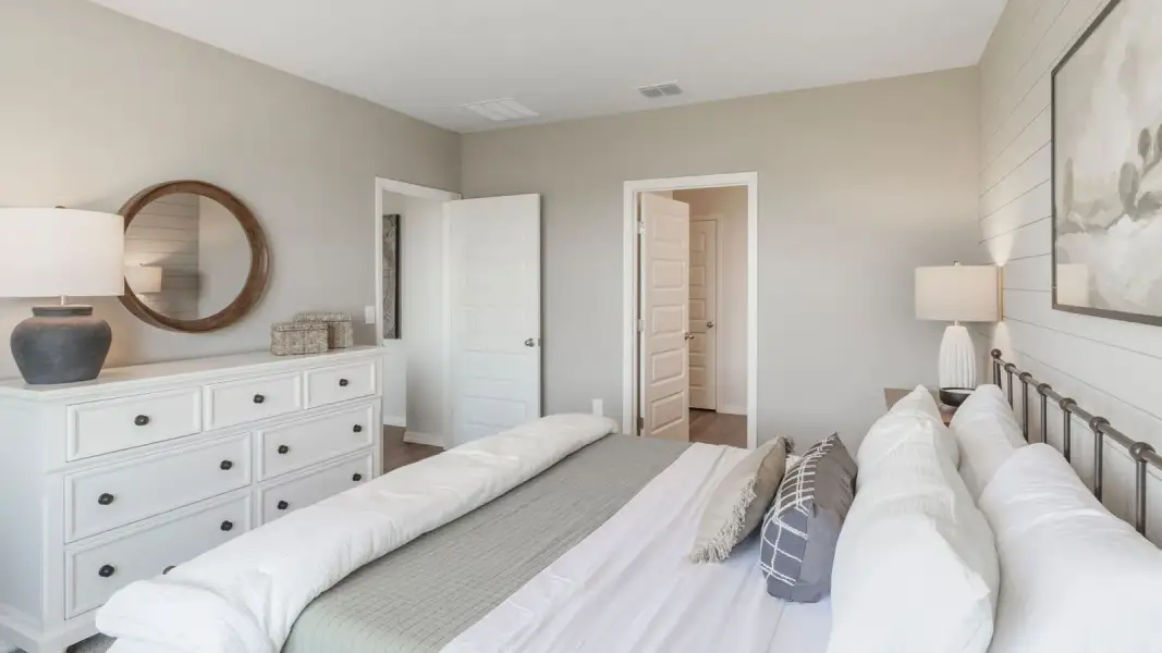 Furnished interior view inside a new home in Hamilton Bluff, Lake Hamilton (Image 24).