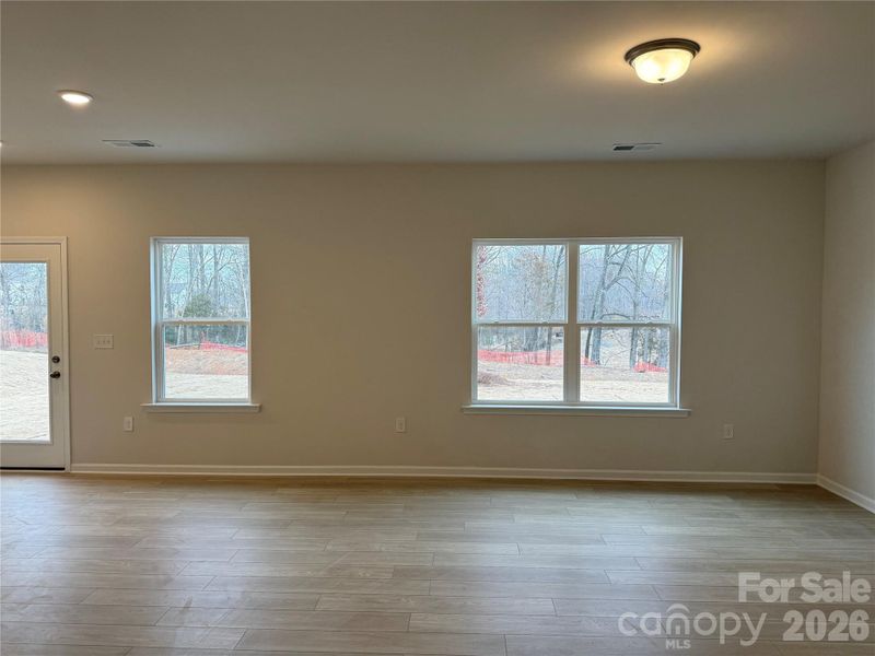 Spacious, unfurnished interior of a new home in Cedar Meadows, Monroe (Image 17).