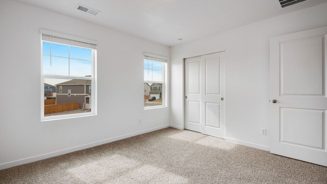 Spacious, unfurnished interior of a new home in Vista Meadows, Fort Lupton (Image 16).