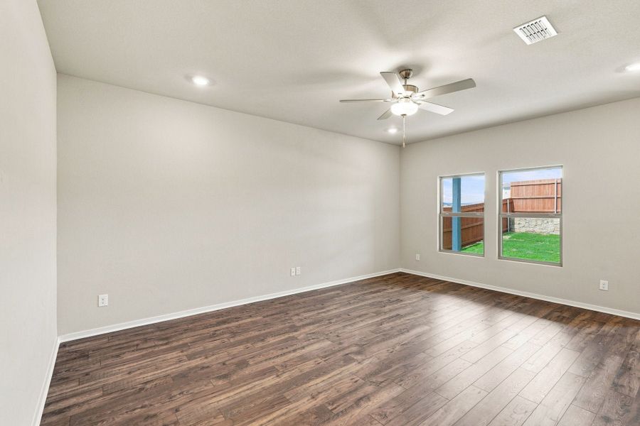 4br New Home in Heartland, TX.  - Slide 16