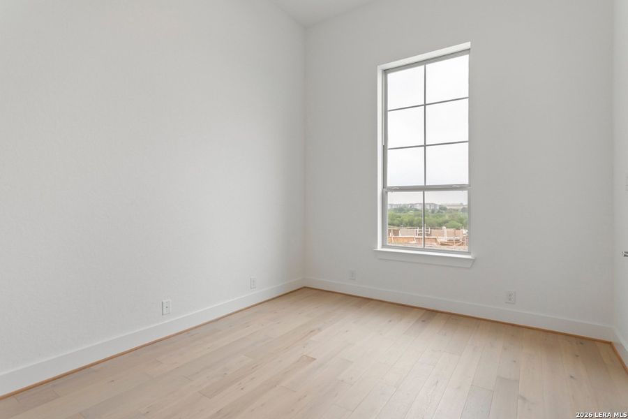 Spacious, unfurnished interior of a new home in Briggs Ranch, San Antonio (Image 20).