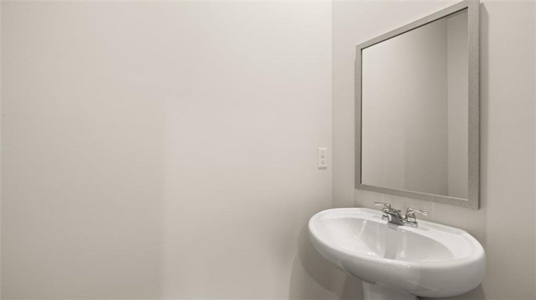 Close-up of interior finishes inside a home in Bridle Creek, Locust Grove (Image 21).