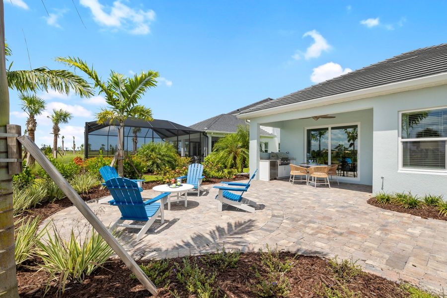 Representative exterior details of a home built from the Liberty 4 by Neal Communities in Palmera, Venice (Image 4).