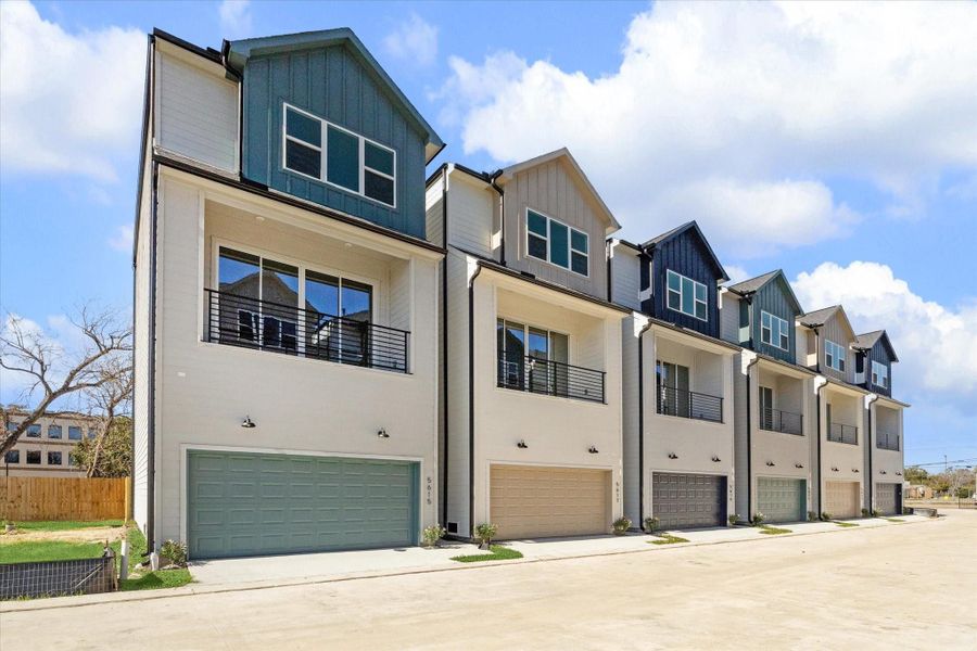 Front exterior of a new home in , Houston, TX, highlighting curb appeal (Image 25).