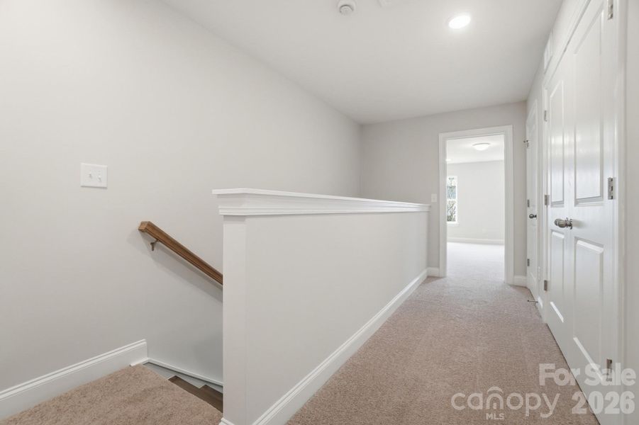 Spacious, unfurnished interior of a new home in Harrisburg Village, Harrisburg (Image 31).