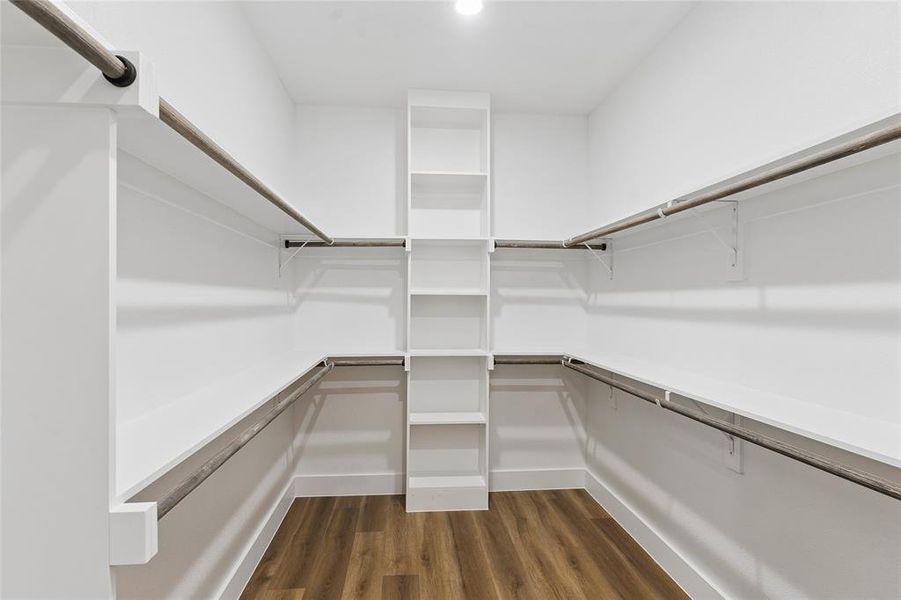 Spacious, unfurnished interior of a new home in , Dallas (Image 20).