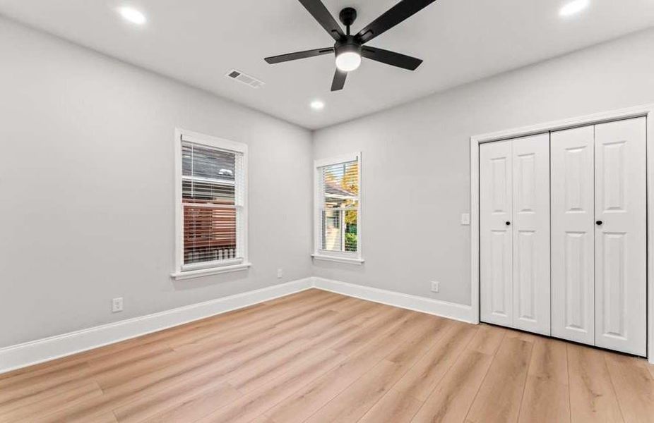 Spacious, unfurnished interior of a new home in , Atlanta (Image 27).