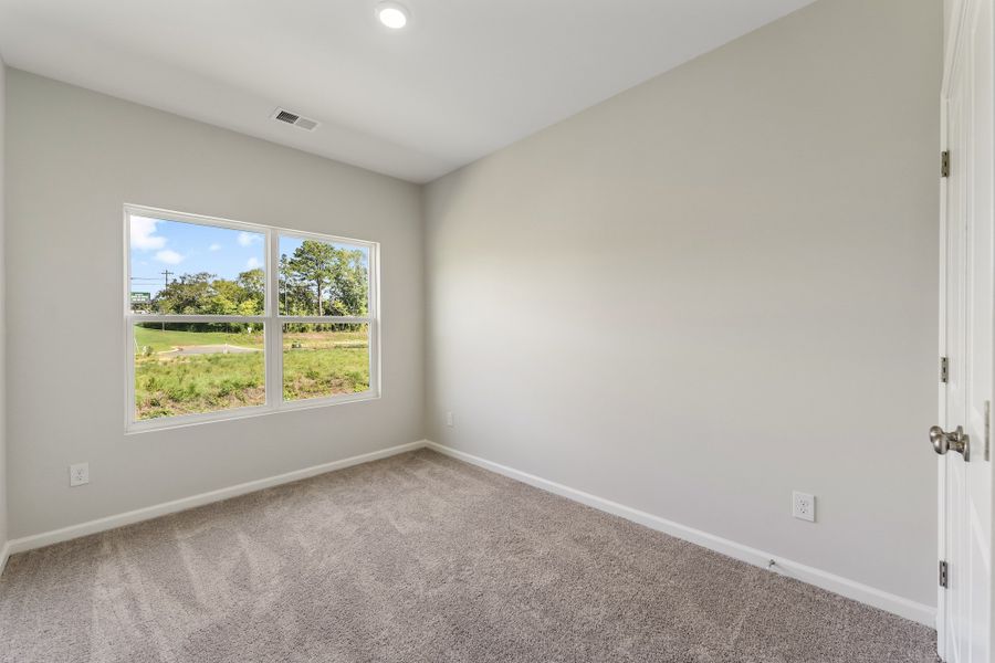 Spacious, unfurnished interior of a new home in Edwards Station, Taylors (Image 19).