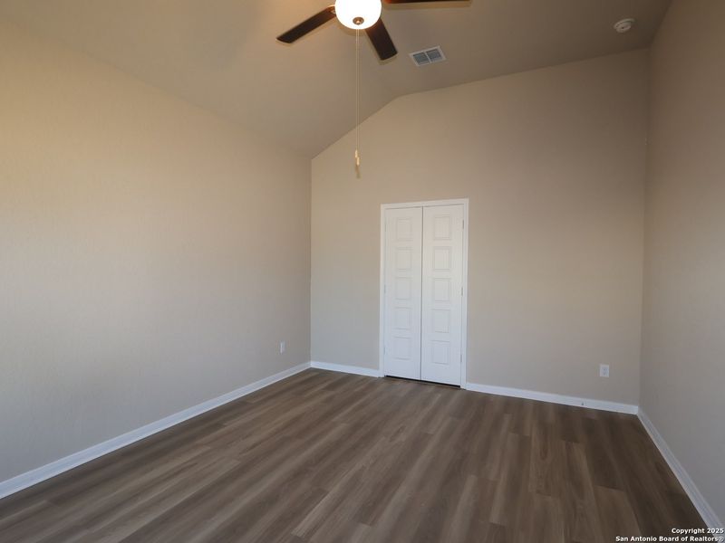 Spacious, unfurnished interior of a new home in Winding Brook, San Antonio (Image 29). Spacious, unfurnished interior of a new home in Winding Brook, San Antonio (Image 29).