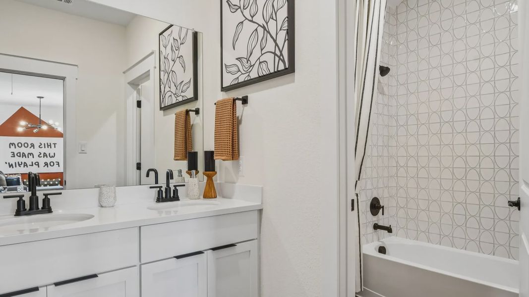 Furnished interior view inside a new home in Creeks Crossing, Elgin (Image 20).