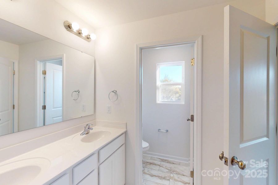 Owners bathroom Owners bathroom