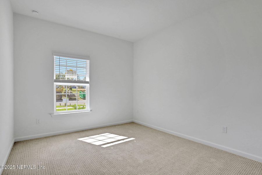 Spacious, unfurnished interior of a new home in Hyland Trail, Green Cove Springs (Image 34).