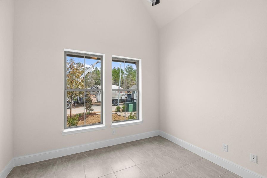 Spacious, unfurnished interior of a new home in Colton, Montgomery (Image 18).