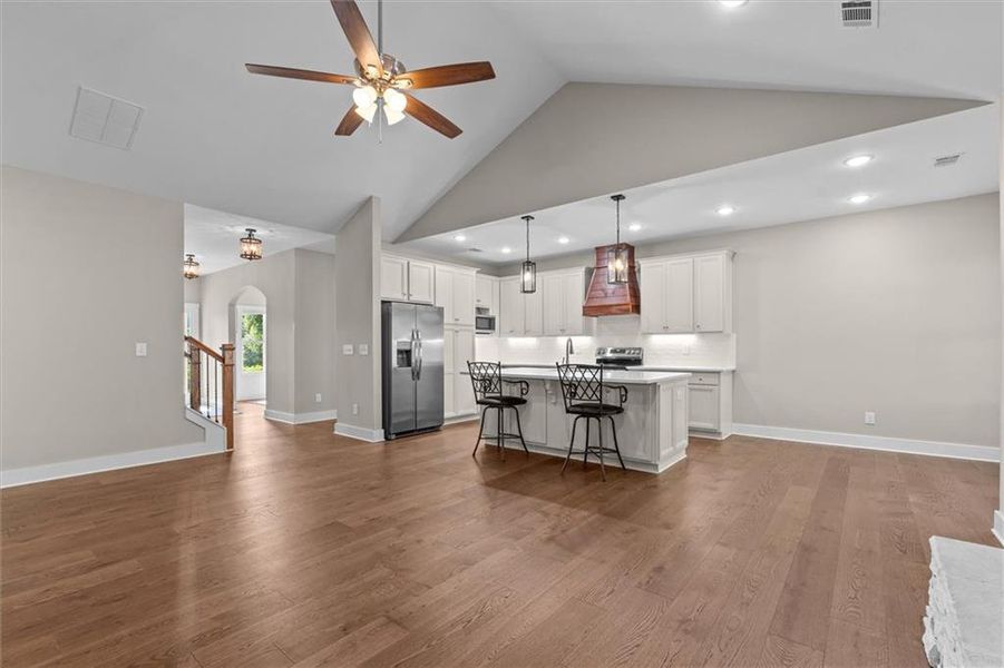 Furnished interior view inside a new home in , Villa Rica (Image 9).