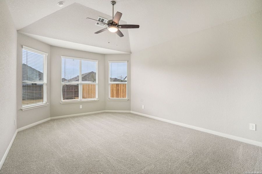 Spacious, unfurnished interior of a new home in Estancia Ranch - Classic Series, San Antonio (Image 20).